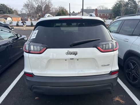 Used 2019 Jeep Cherokee Latitude w/ Popular Appearance Group image 4