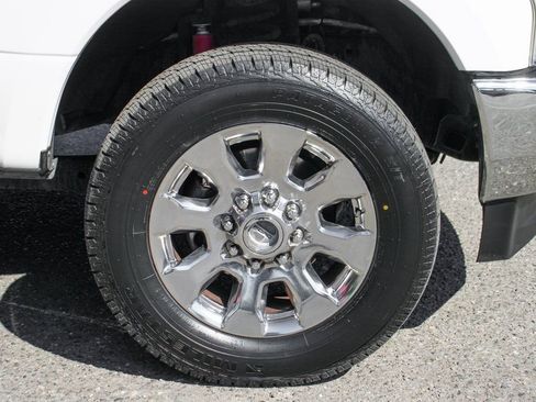 Used 2017 Ford F250 Lariat w/ Chrome Package image 39