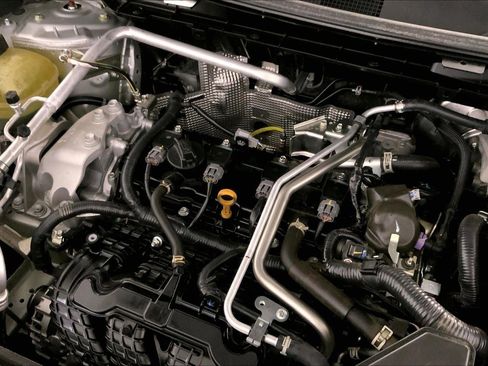 Used 2025 Mitsubishi Outlander SE image 30