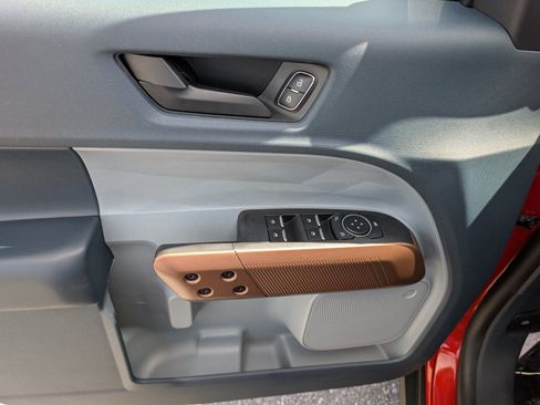 Used 2022 Ford Maverick Lariat FWD image 19
