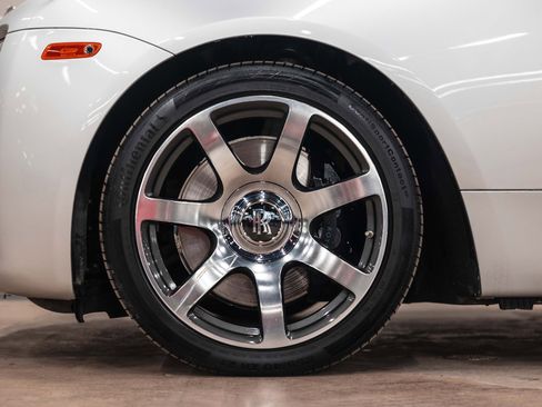 Used 2015 Rolls-Royce Wraith image 19