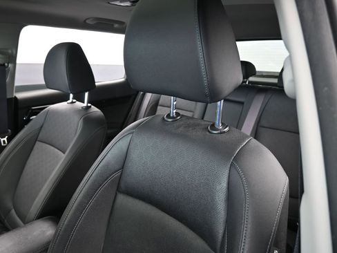 Used 2022 Kia Seltos EX image 17