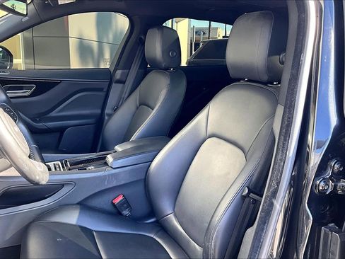 Used 2018 Jaguar F-PACE Premium image 25