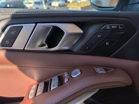 Certified 2023 BMW X7 xDrive40i w/ Premium Package image 13