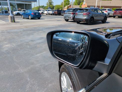 Used 2018 Nissan Rogue Sport SV FWD image 11