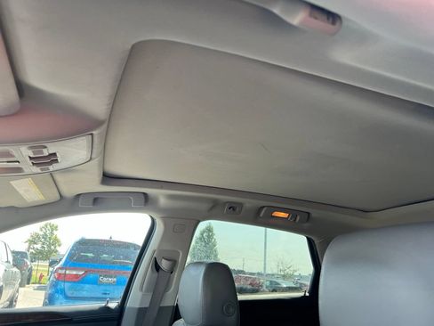 Used 2011 Cadillac SRX Premium AWD/4WD image 25