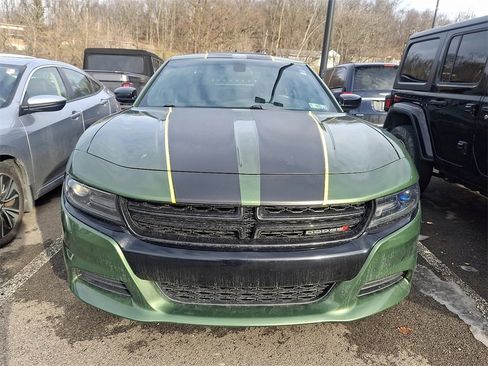 Used 2018 Dodge Charger SXT w/ Blacktop Package image 2
