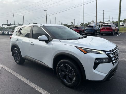 Used 2025 Nissan Rogue SV FWD image 7
