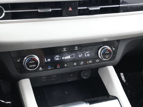 Used 2023 Mitsubishi Outlander SEL AWD/4WD image 19