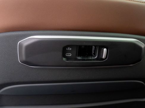 New 2026 BMW X5 xDrive50e w/ Executive Package image 21