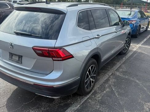 Used 2021 Volkswagen Tiguan SE FWD image 6