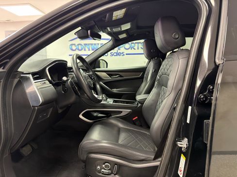 Used 2023 Jaguar F-PACE S AWD/4WD image 8