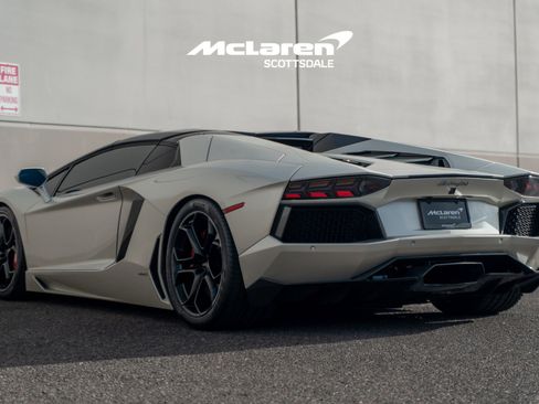 Used 2015 Lamborghini Aventador LP 700-4 image 5