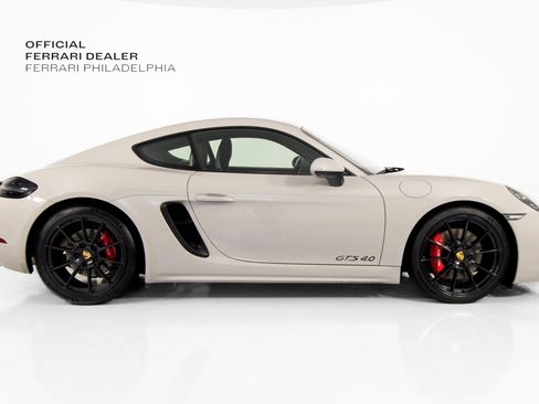 Used 2024 Porsche 718 Cayman GTS RWD image 9