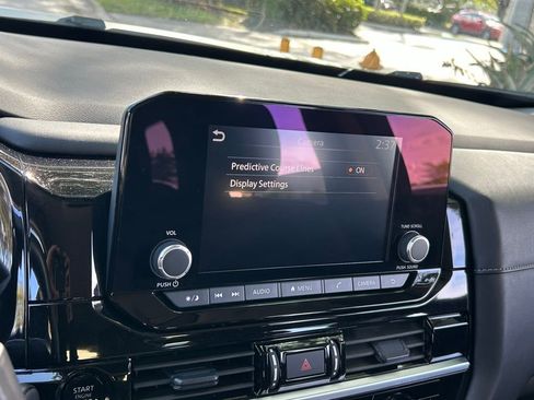 Used 2025 Nissan Pathfinder SV image 52