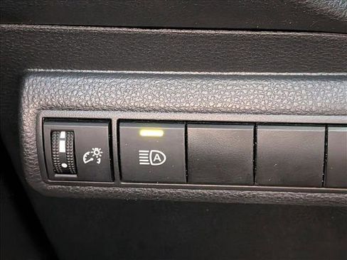 Used 2025 Toyota Corolla LE FWD image 11