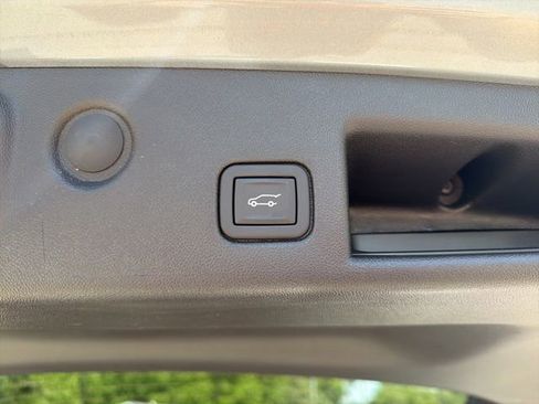 Certified 2024 Chevrolet Equinox LT FWD image 17