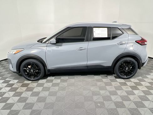 Used 2022 Nissan Kicks SV image 6