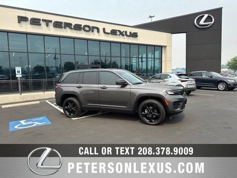 Used 2024 Jeep Grand Cherokee Altitude AWD/4WD image 1