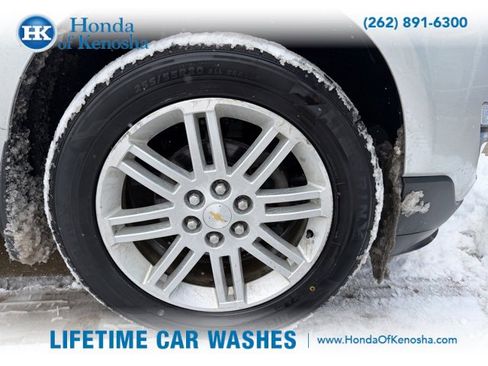 Used 2015 Chevrolet Traverse LT w/ Style and Technology Package image 3