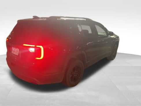 Used 2022 GMC Acadia AT4 w/ Preferred Package image 4