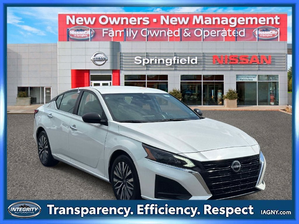 Certified 2024 Nissan Altima 2.5 SV FWD image 1