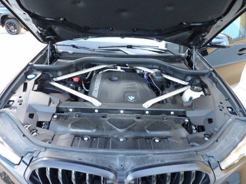 Used 2024 BMW X6 xDrive40i w/ M Sport Professional Package AWD/4WD image 13
