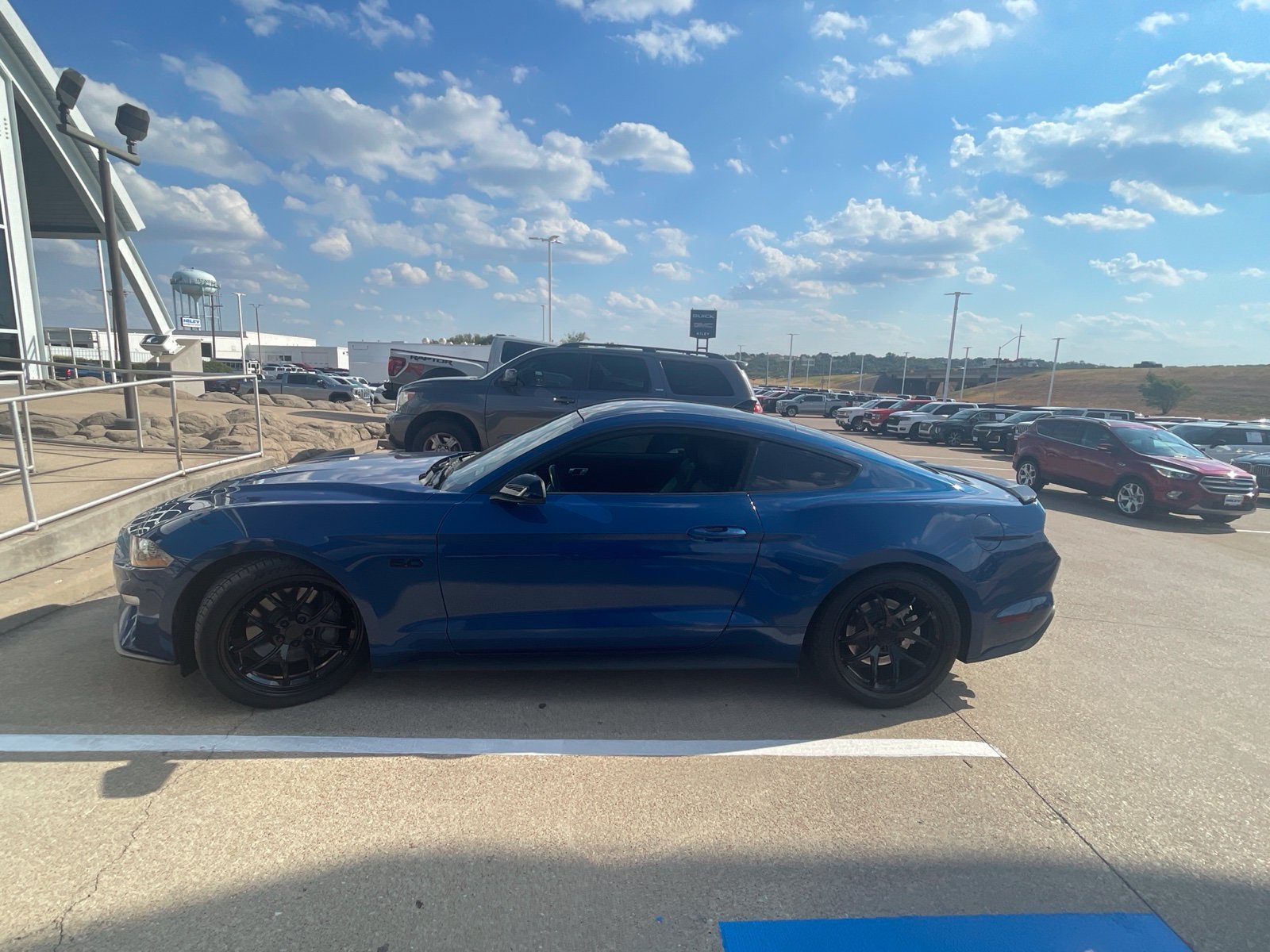 Used 2022 Ford Mustang GT Premium w/ Black Accent Package RWD image 5