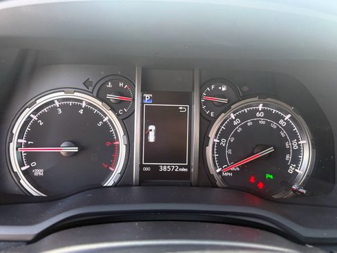 Used 2023 Toyota 4Runner Limited AWD/4WD image 16