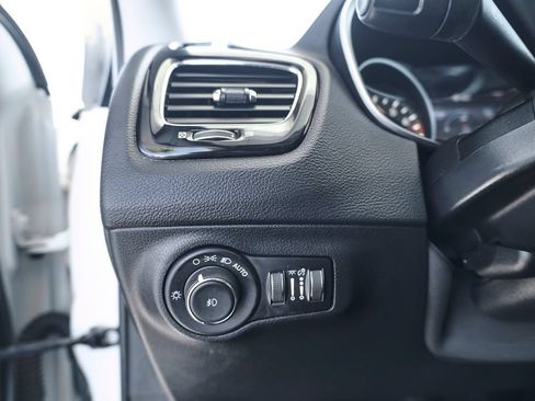 Used 2021 Jeep Compass Latitude AWD/4WD image 28