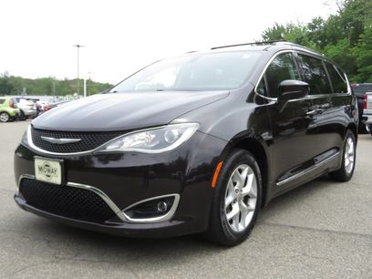 Used 2017 Chrysler Pacifica Touring-L Plus w/ Tire & Wheel Group
