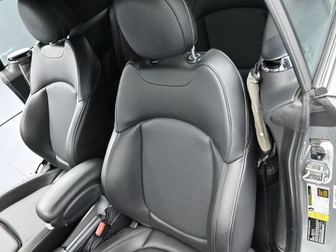 Used 2019 MINI Cooper S image 14