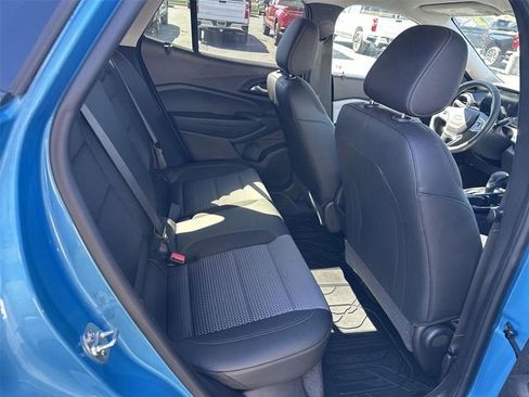 Used 2025 Chevrolet Trax LT w/ Driver Confidence Package image 25