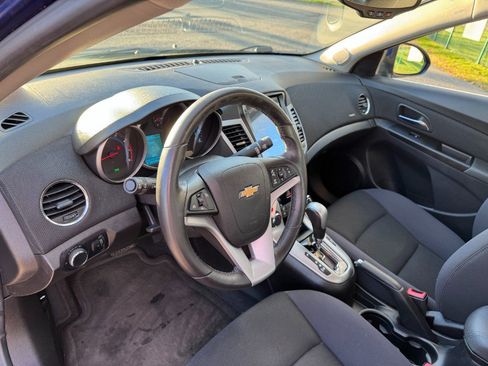 Used 2013 Chevrolet Cruze LT image 12