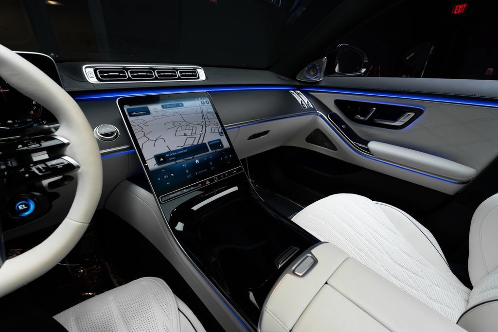 Used 2025 Mercedes-Benz S 63 AMG S image 30