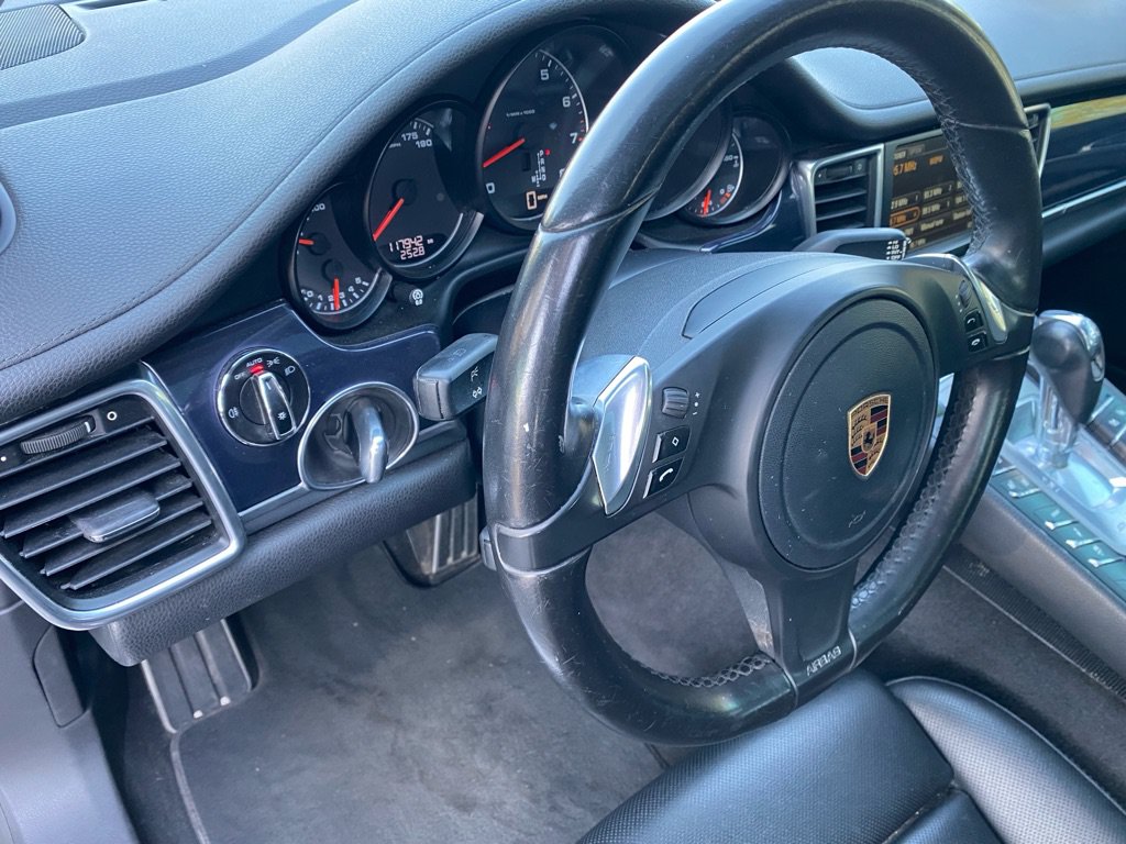 Used 2016 Porsche Panamera image 37