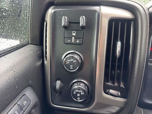 Used 2017 Chevrolet Silverado 1500 High Country AWD/4WD image 28