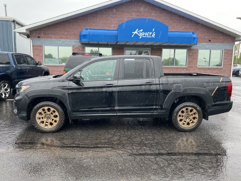Used 2021 Honda Ridgeline Sport image 3