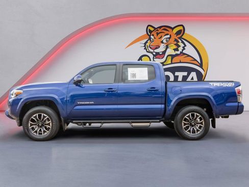 Used 2023 Toyota Tacoma TRD Sport AWD/4WD image 8