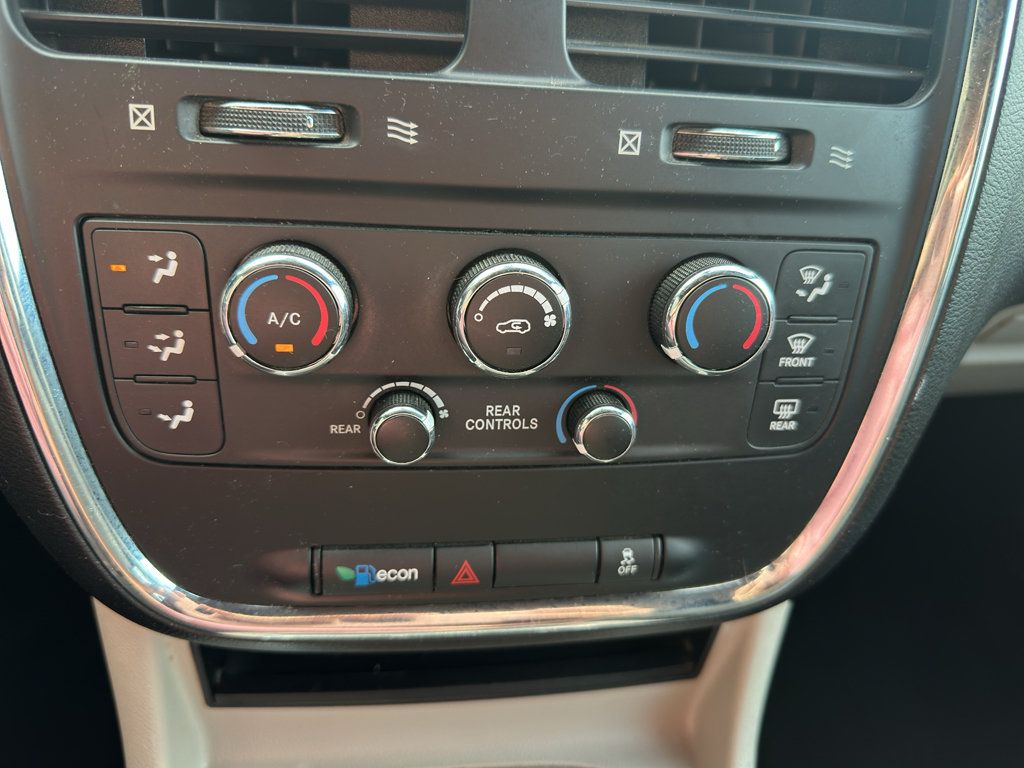 Used 2019 Dodge Grand Caravan SXT FWD image 23
