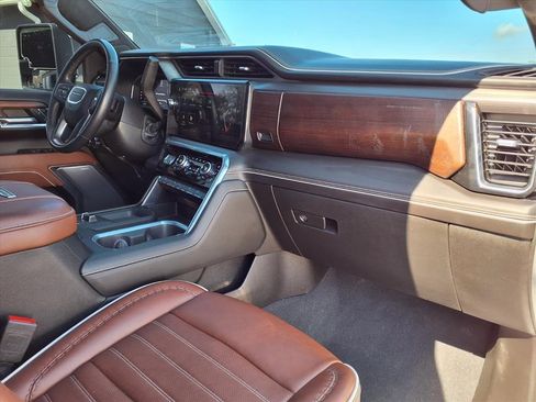 Used 2024 GMC Sierra 2500 Denali Ultimate image 13