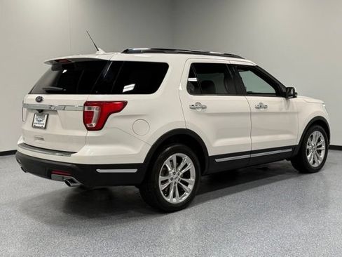 Used 2018 Ford Explorer Limited w/ Equipment Group 301A FWD image 8