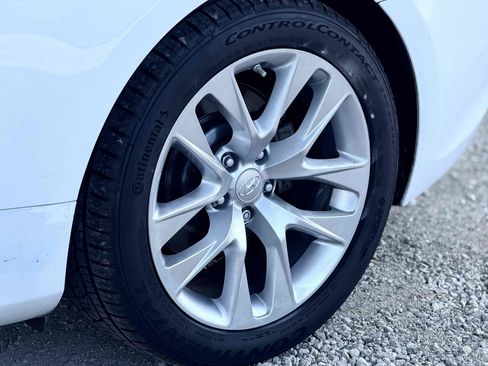 Used 2014 Hyundai Genesis 2.0T RWD image 5