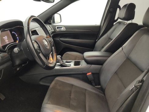 Used 2020 Jeep Grand Cherokee Altitude RWD image 17