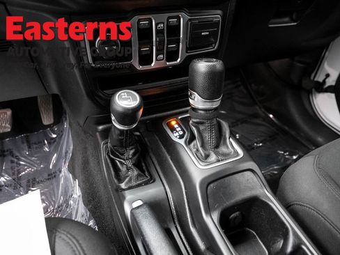 Used 2018 Jeep Wrangler Unlimited Sport S AWD/4WD image 13