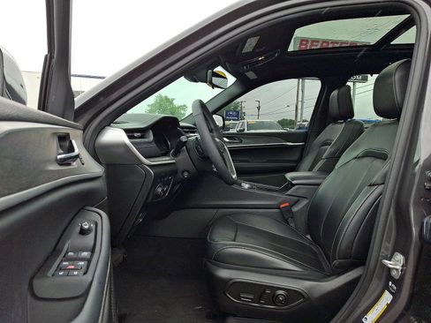 Used 2024 Jeep Grand Cherokee Limited 4xe AWD/4WD image 14
