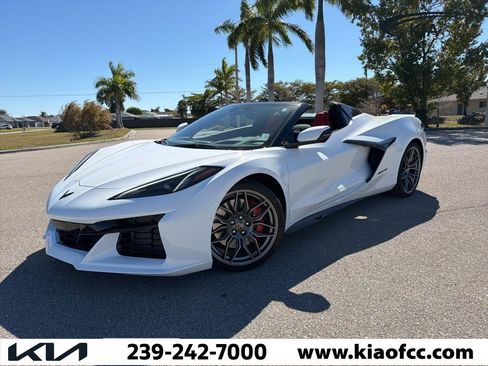 Used 2025 Chevrolet Corvette Z06 w/ Battery Protection Package image 2