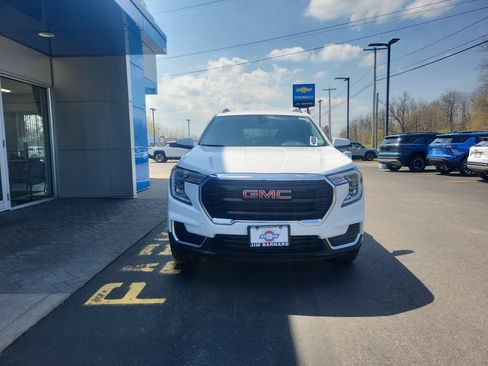 Used 2023 GMC Terrain SLE w/ Driver Convenience Package AWD/4WD image 4