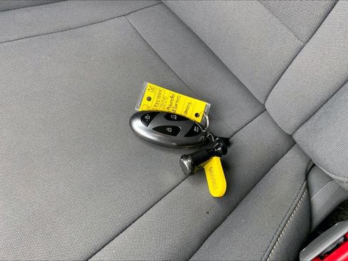Used 2025 Hyundai Elantra SEL FWD image 14