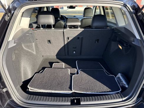 Used 2023 Volkswagen Taos SE image 21